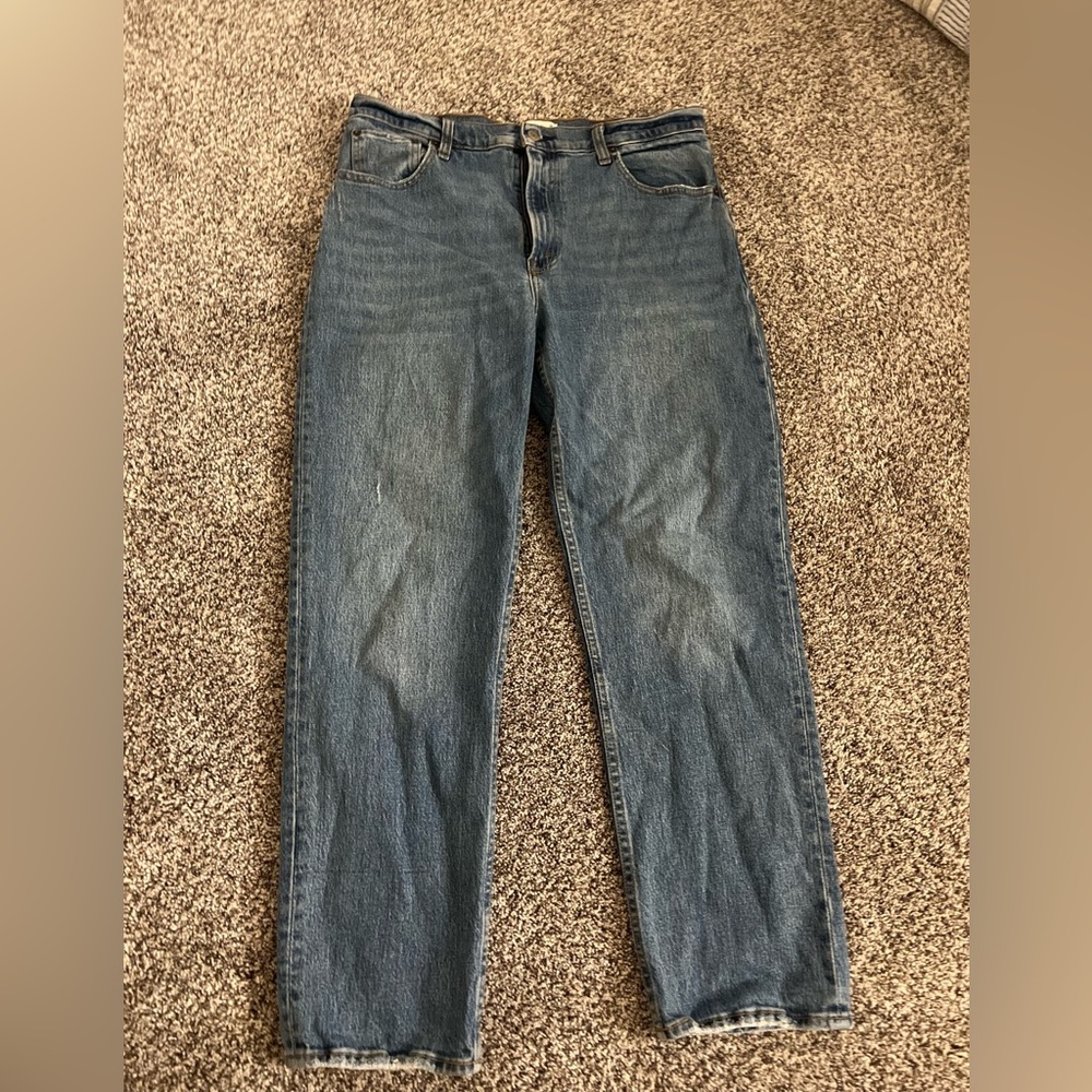 Size 12 A&F 90s high rise straight jeans